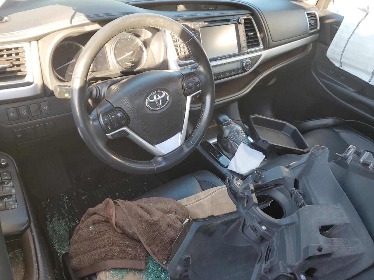 TOYOTA HIGHLANDER SE