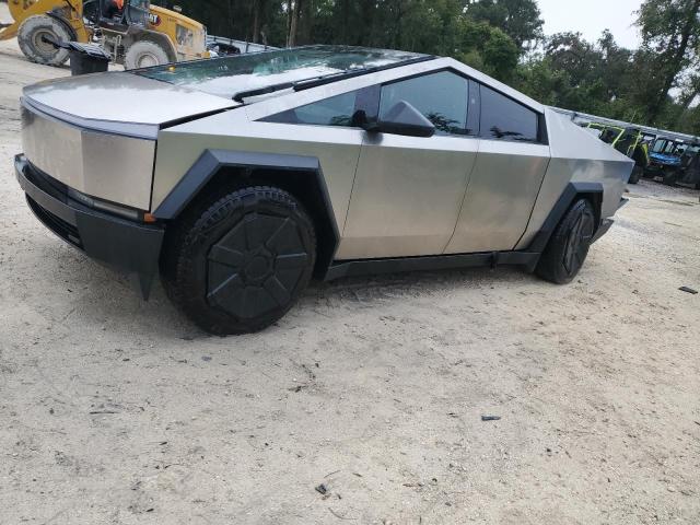 TESLA CYBERTRUCK