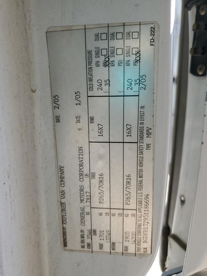 Lot #3281589383 2005 GMC SAVANA RV