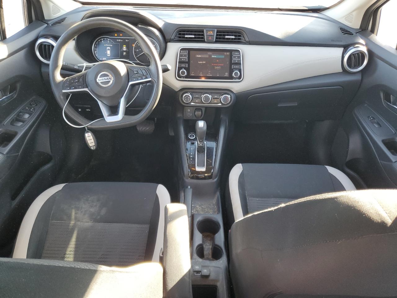 NISSAN VERSA SV
