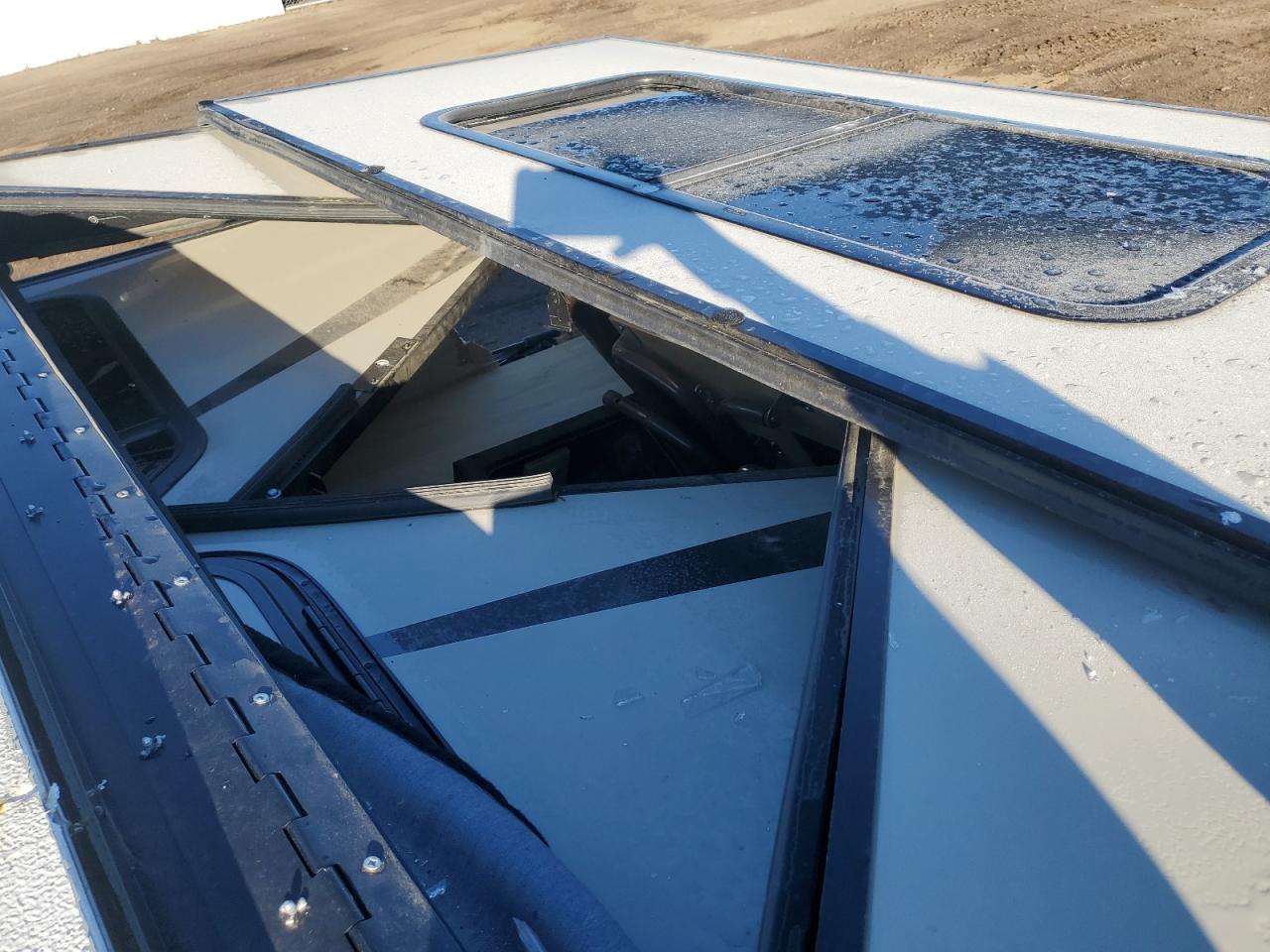 Lot #3277492607 2019 FRRV ROCKWOOD