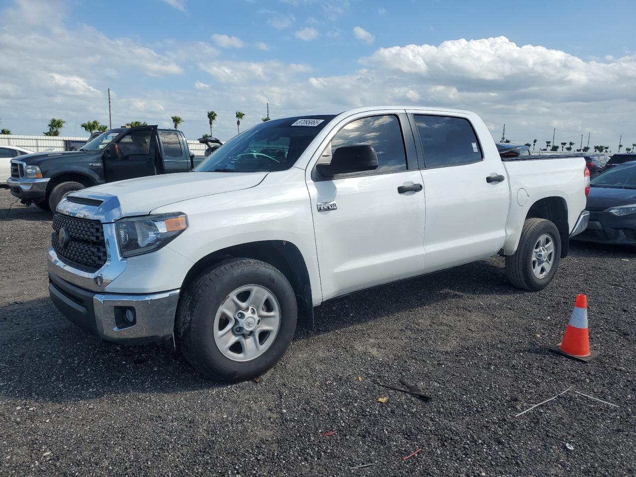 TOYOTA TUNDRA CREWMAX SR5