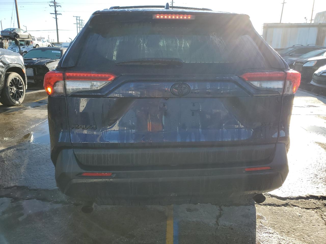 TOYOTA RAV4 XLE PREMIUM