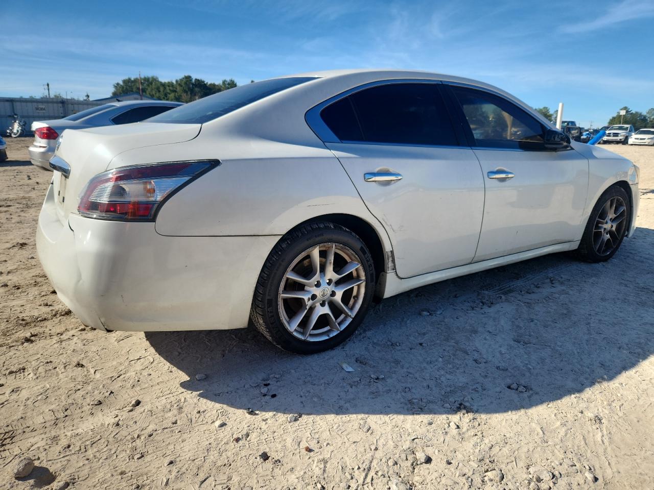 NISSAN MAXIMA S