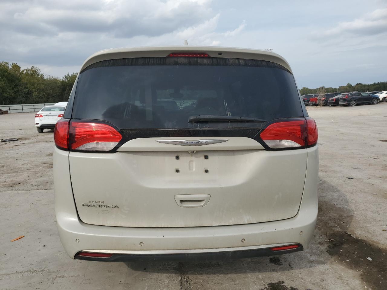 CHRYSLER PACIFICA TOURING L