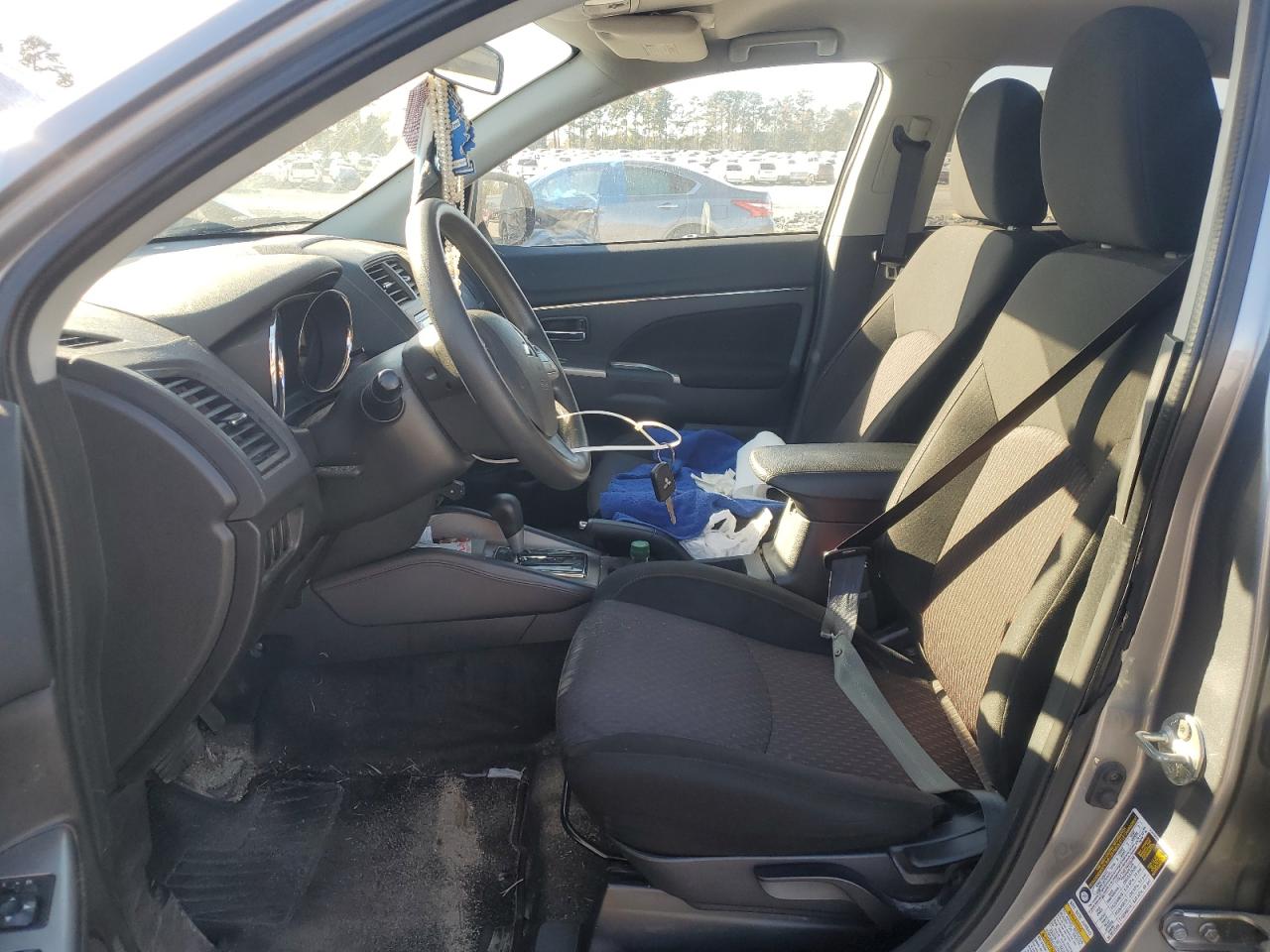 MITSUBISHI OUTLANDER ES