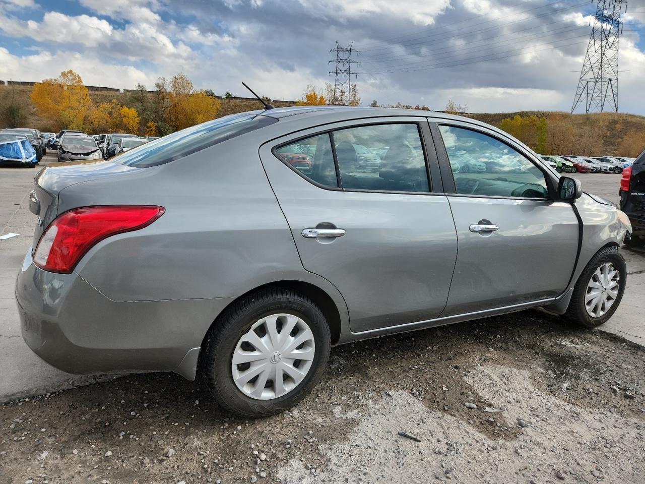 NISSAN VERSA S