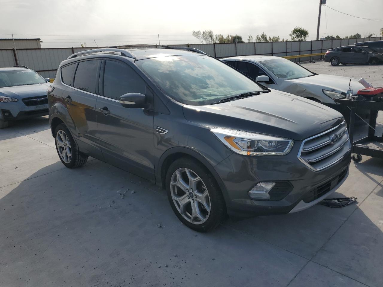 FORD ESCAPE TITANIUM