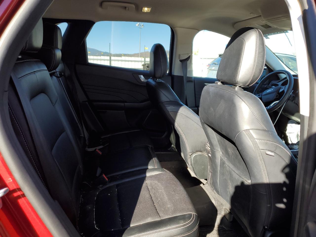 FORD ESCAPE TITANIUM