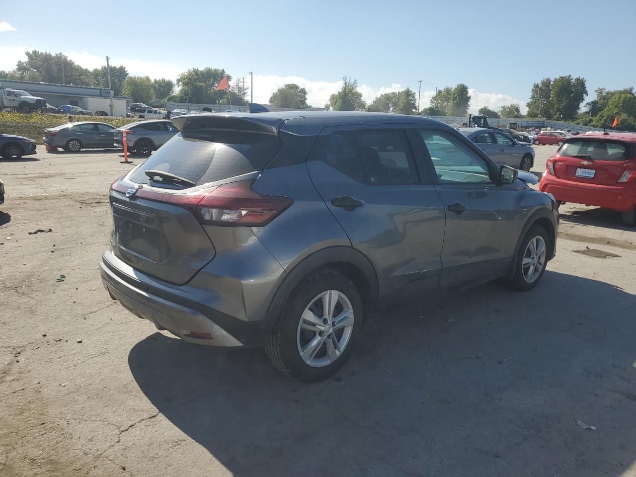 NISSAN KICKS S