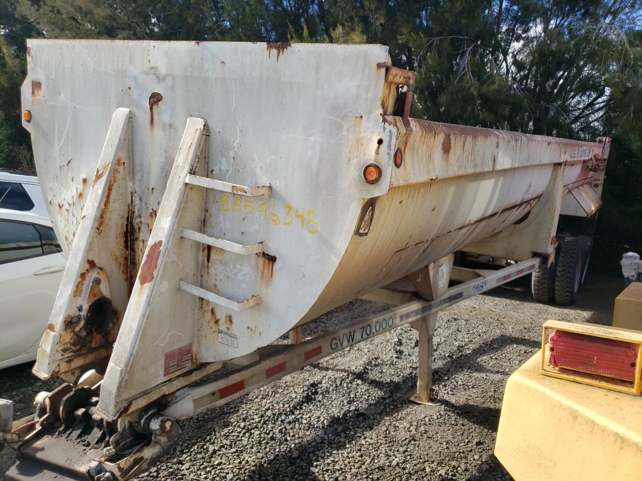 Lot #3284337018 2005 DRAG DUMP TRAIL