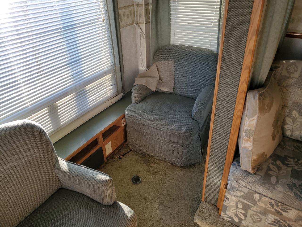 Lot #3287339982 2003 WILDERNESS CAMPER