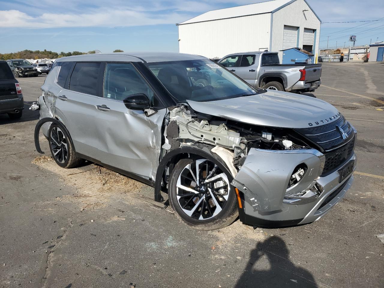 MITSUBISHI OUTLANDER SE