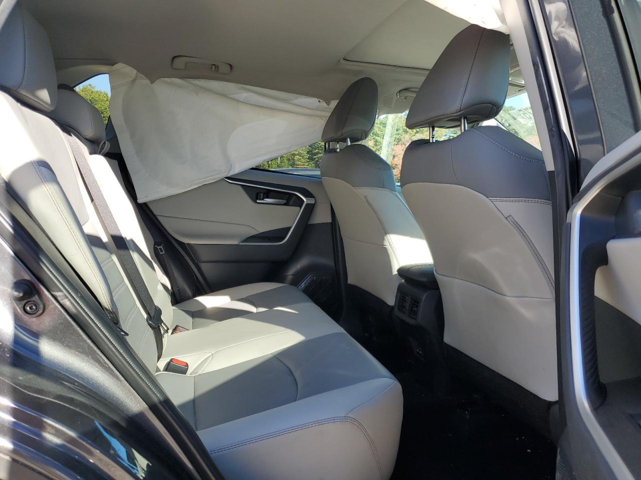 TOYOTA RAV4 XLE PREMIUM