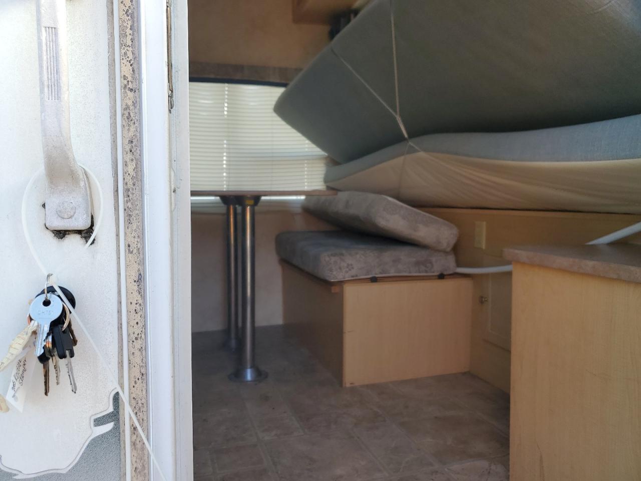 Lot #3256329350 2005 KODIAK SKAMPER