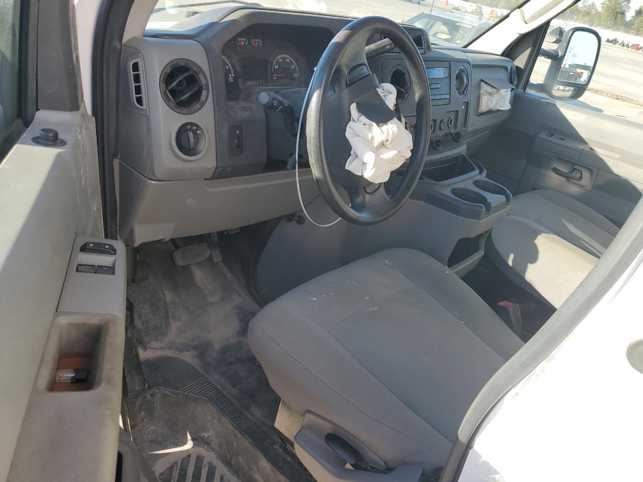 FORD ECONOLINE E450 SUPER DUTY CUTAWAY VAN