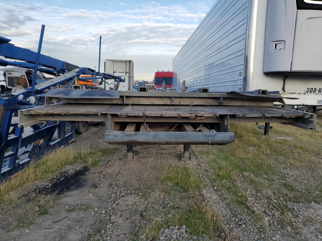 Lot #3279915262 2000 UTILITY 53 FT REEF