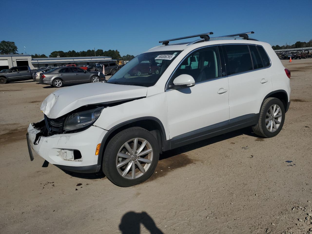 Lot #3285651309 2017 VOLKSWAGEN TIGUAN WOL