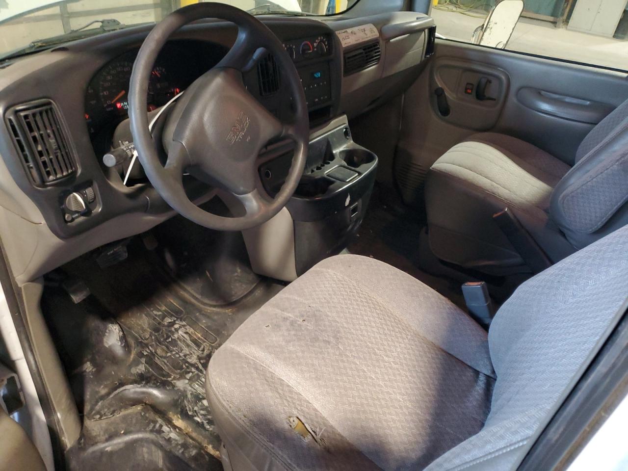 Lot #3274745837 2001 GMC 3500