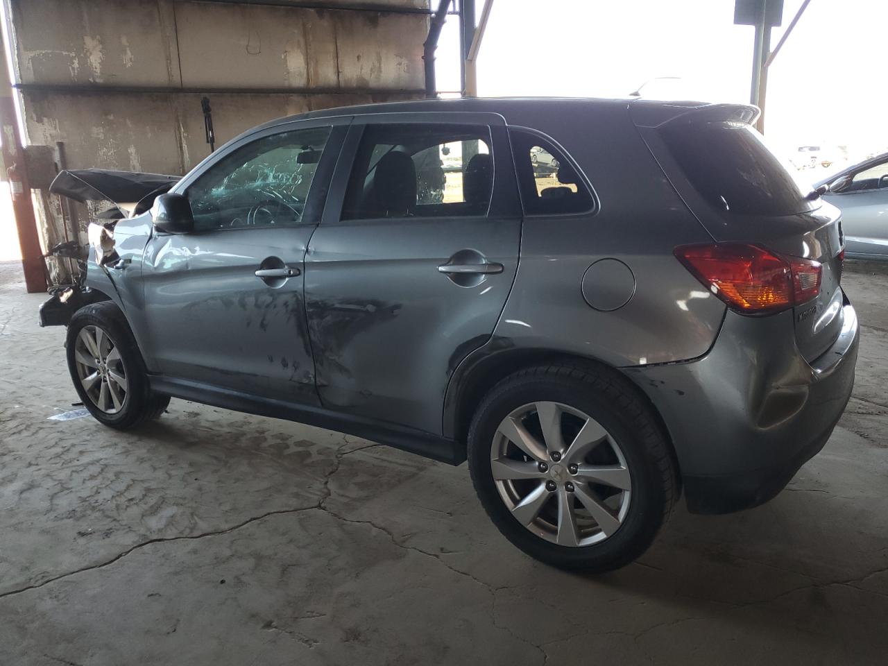 MITSUBISHI OUTLANDER ES