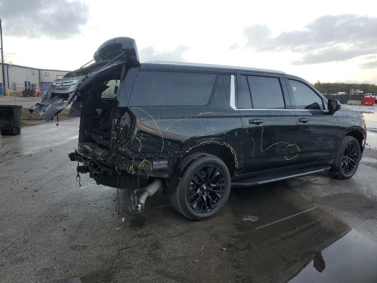 CHEVROLET SUBURBAN C1500 LT