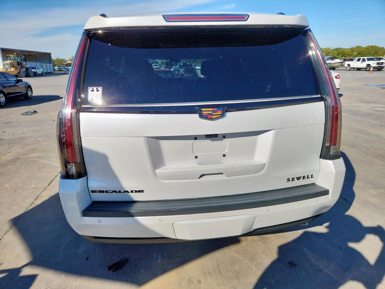 CADILLAC ESCALADE PREMIUM LUXURY