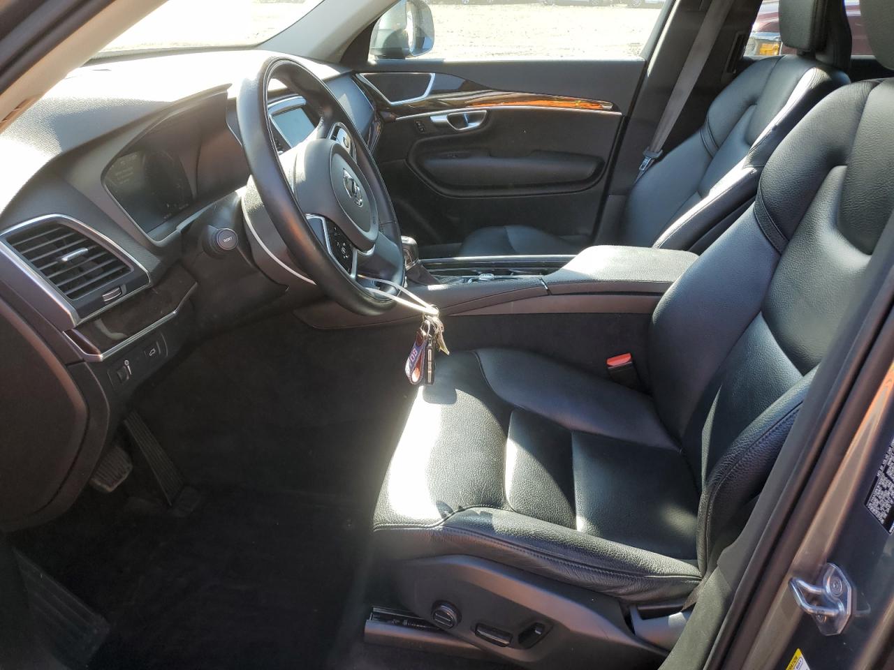 VOLVO XC90 T6 MOMENTUM