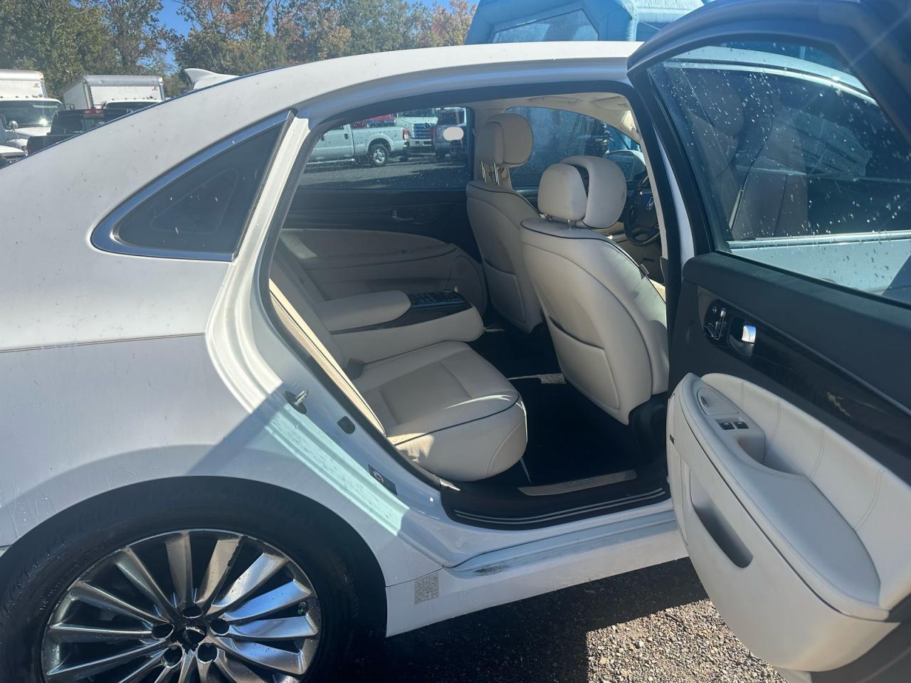 HYUNDAI EQUUS SIGNATURE