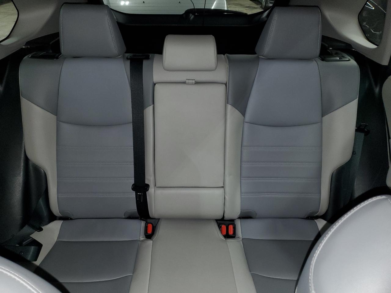 TOYOTA RAV4 XLE PREMIUM