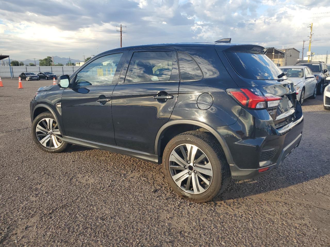 MITSUBISHI OUTLANDER ES