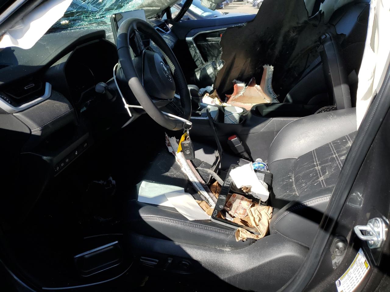 TOYOTA RAV4 XLE PREMIUM