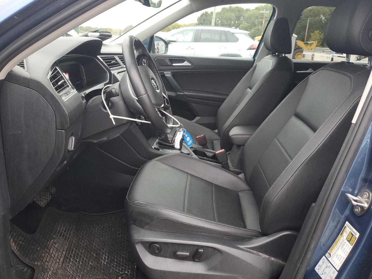 VOLKSWAGEN TIGUAN SE