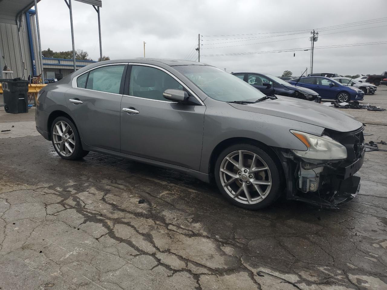 NISSAN MAXIMA S