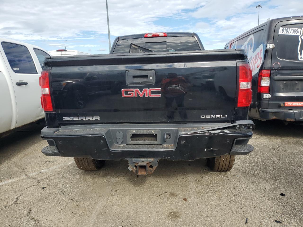 GMC SIERRA K2500 DENALI