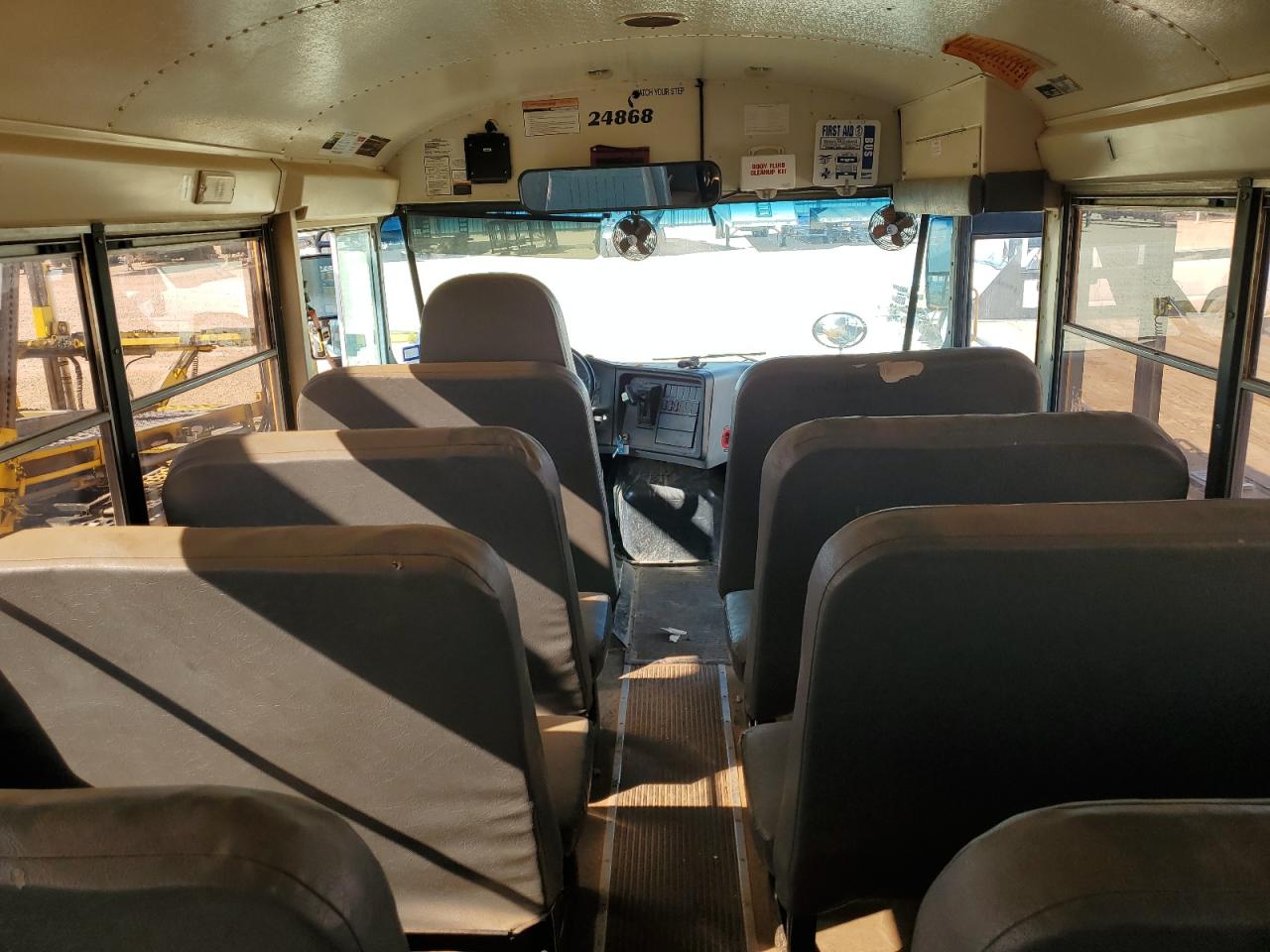 Lot #3305403312 2014 IC CORPORATION 3000 CE