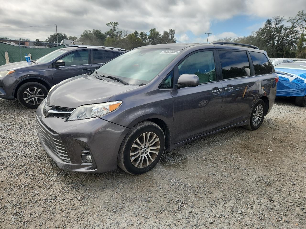 TOYOTA SIENNA XLE