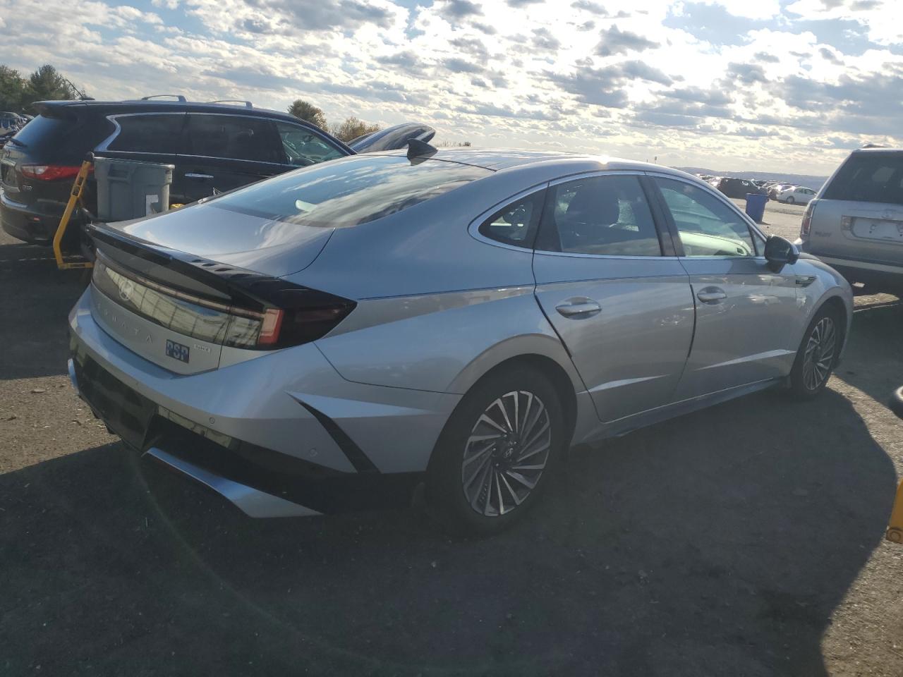 HYUNDAI SONATA HYBRID