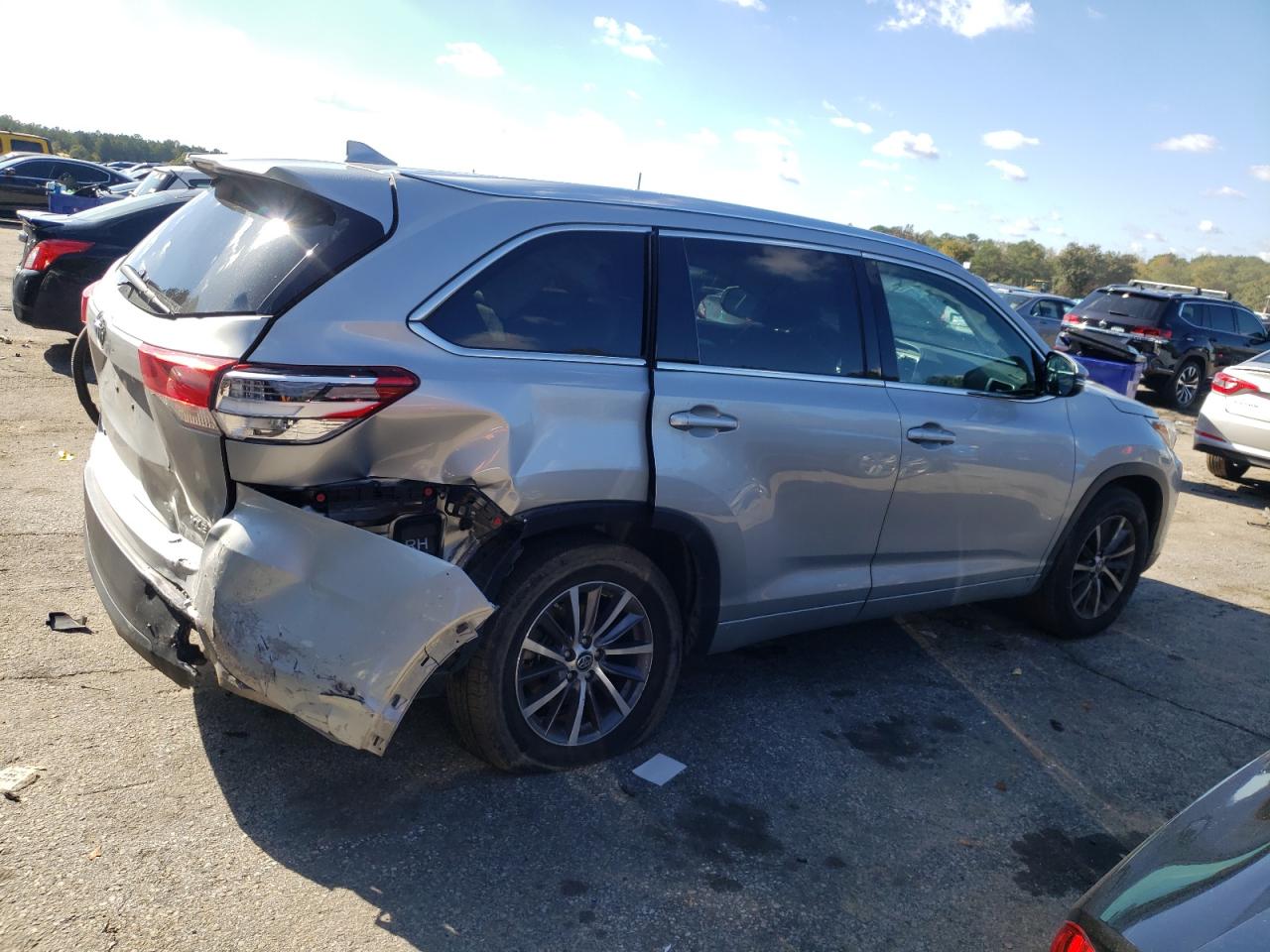 TOYOTA HIGHLANDER SE