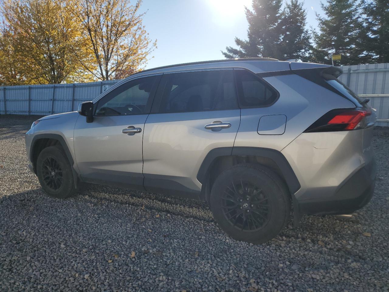 TOYOTA RAV4 LE