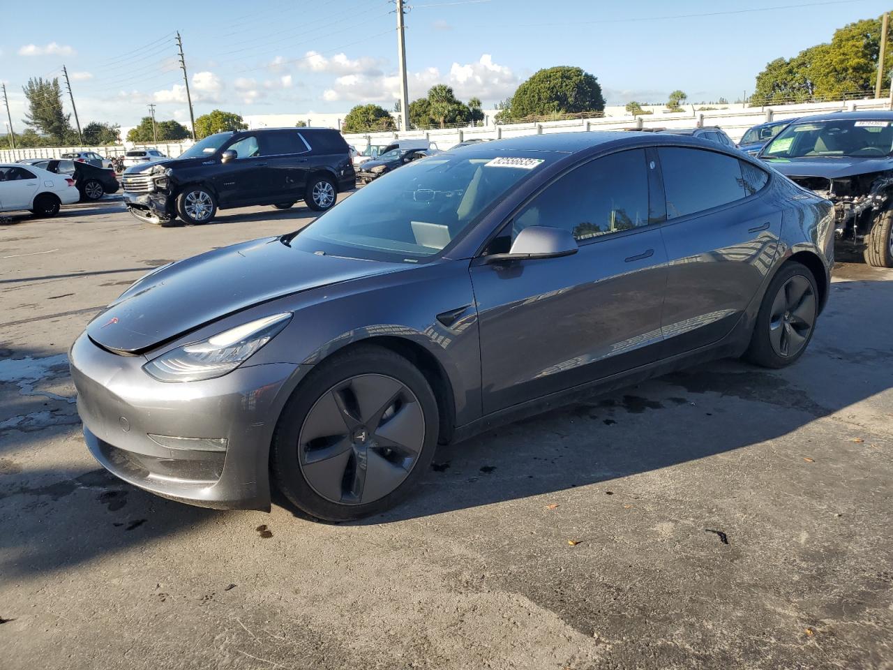 TESLA MODEL 3