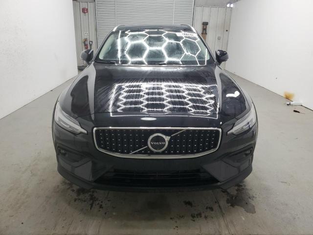 2025 VOLVO V60 CROSS YV4L12WK8S2146889