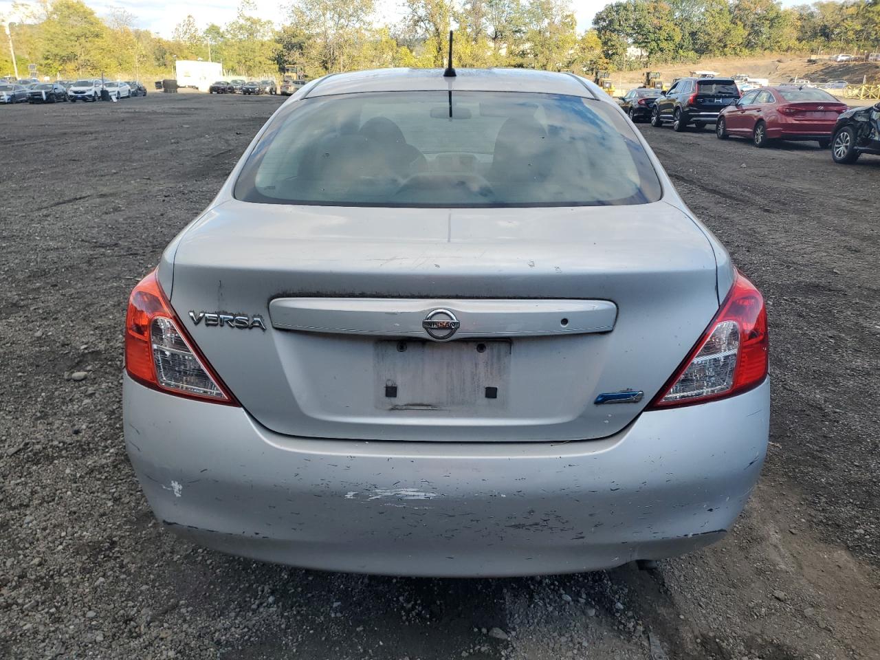 NISSAN VERSA S