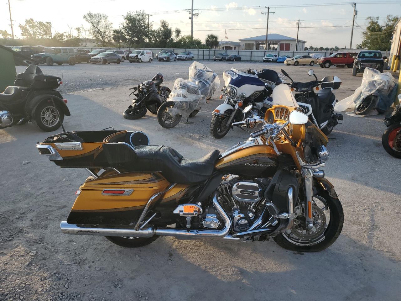 Lot #3308222180 2015 HARLEY-DAVIDSON FLHTKSE CV