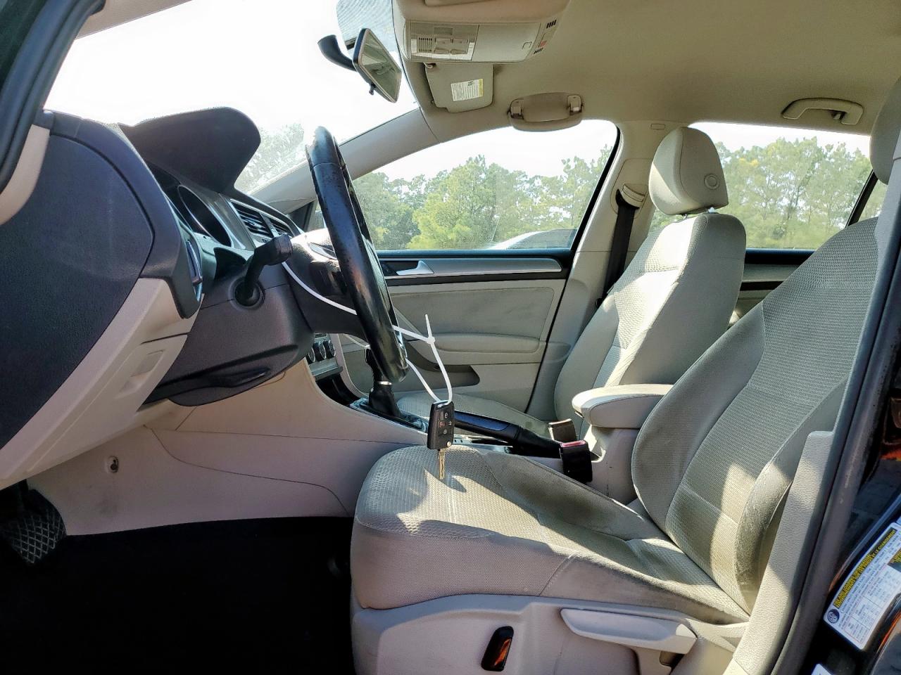 VOLKSWAGEN GOLF S/SE