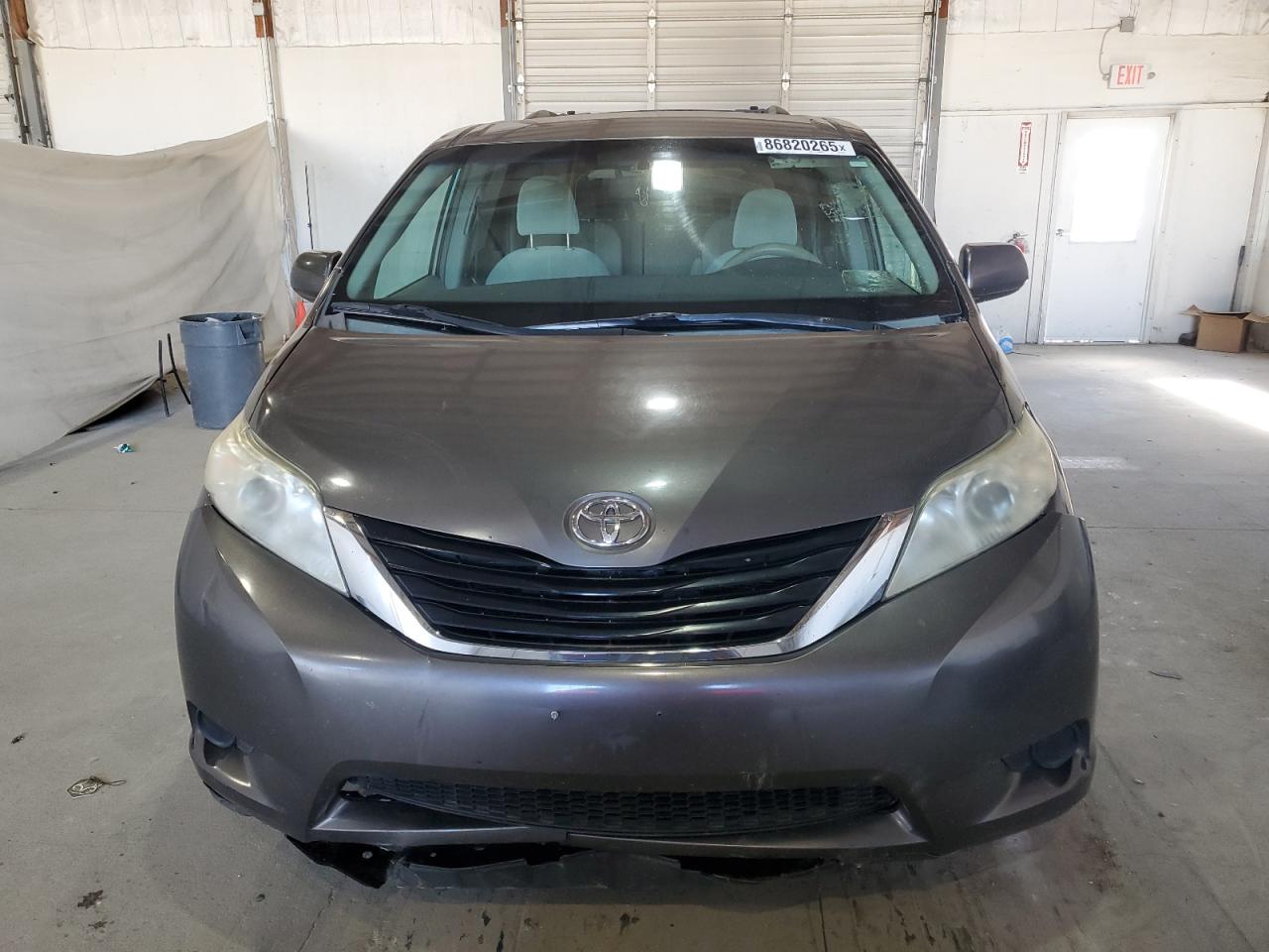 Lot #3270896418 2013 TOYOTA SIENNA LE