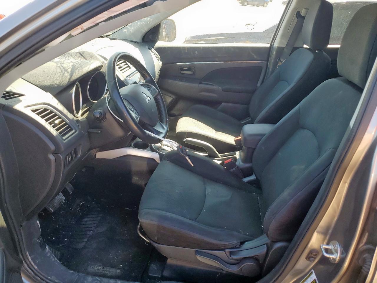 MITSUBISHI OUTLANDER ES