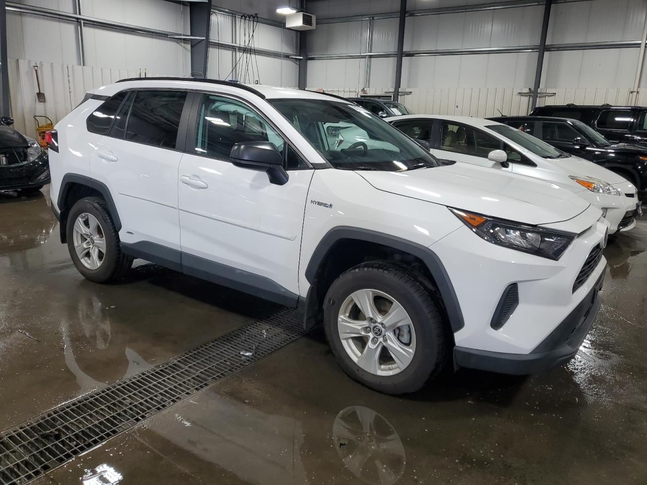 TOYOTA RAV4 LE