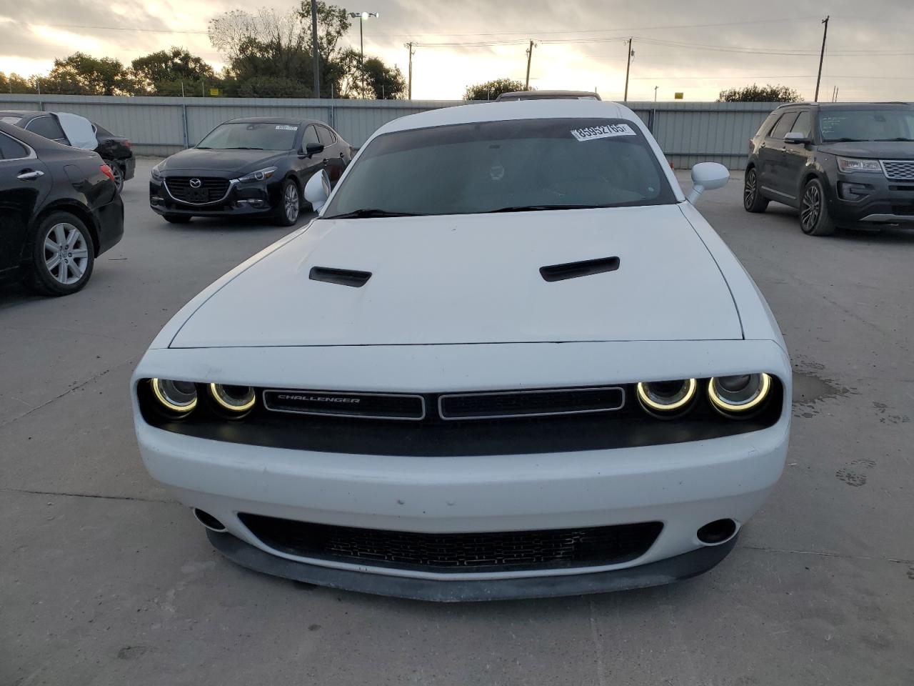 DODGE CHALLENGER SXT