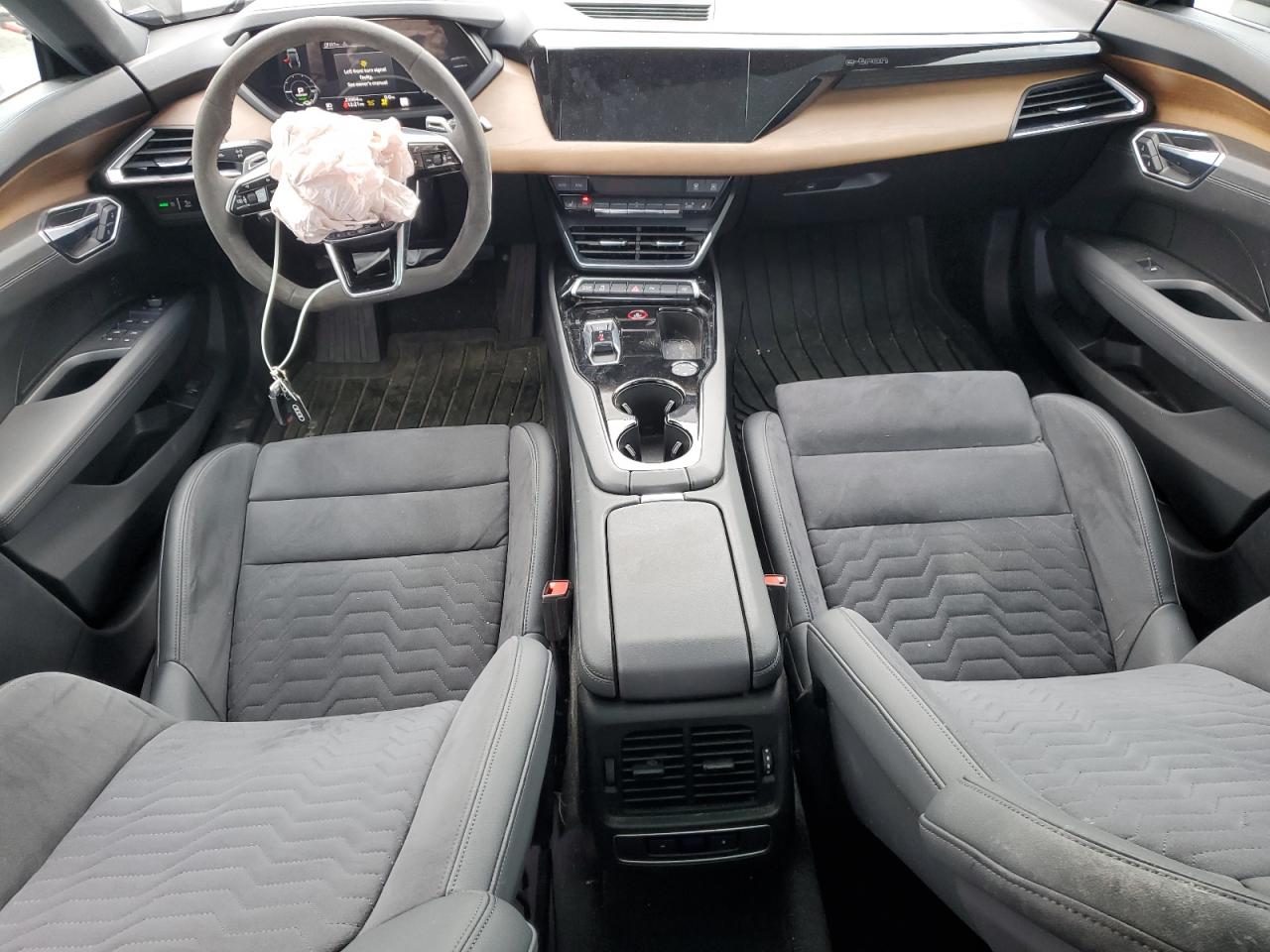 AUDI E-TRON PREMIUM PLUS