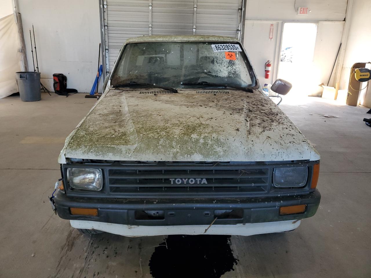 Lot #3269062071 1988 TOYOTA PICKUP 1/2